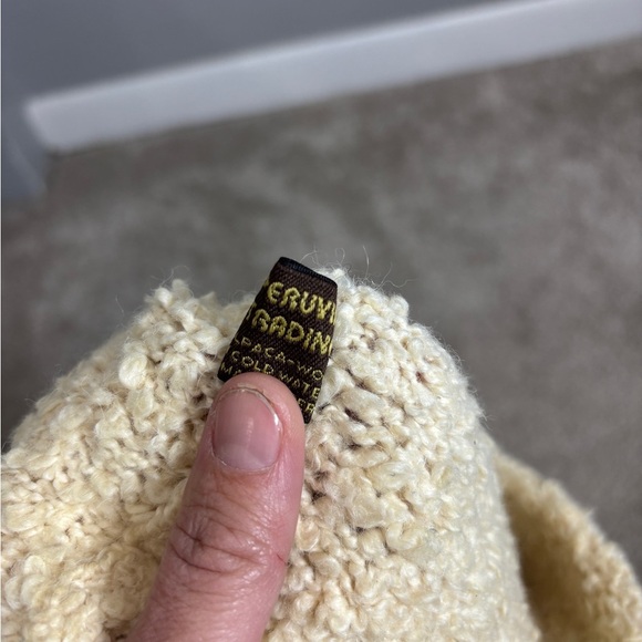 Peruvian Trading Company 100% Alpaca Wool Cozy Warm Pom Pom Cream Winter Hat - Picture 7 of 7